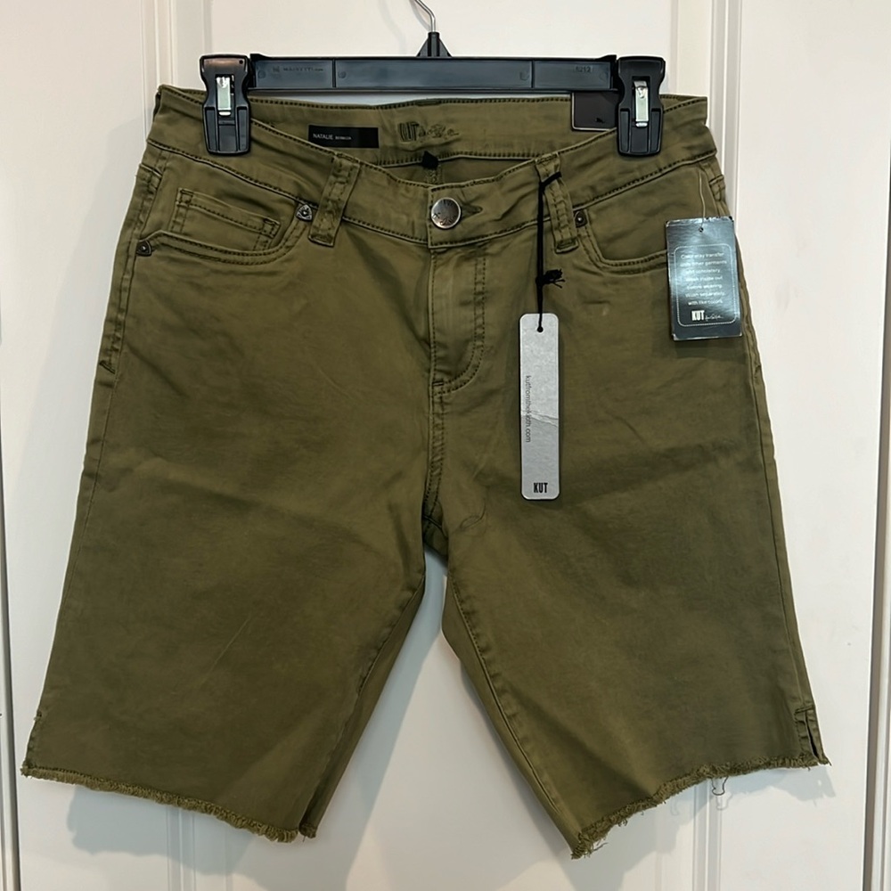 NEW Kit from the Kloth olive green shorts